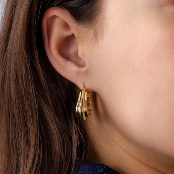 14K Gold Plated Geometric Hoop Triangle Huggie Earrings - Picture 4 of 5